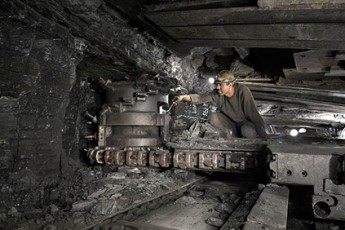 На Луганщині внаслідок обвалу у шахті загинув молодий гірник