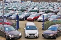 Впровадження утилізаційного збору: на Луцькому авторинку активно скуповують всю техніку