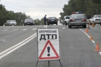 У Києві карета швидкої допомоги врізалася в КамАЗ