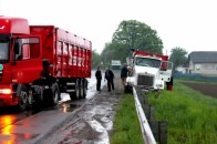 На Волині вантажівки вщент розбили дорогу