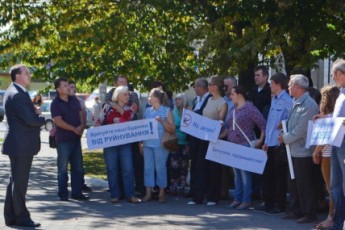 Мешканці Малоомелянівського масиву пікетували Луцьку мерію, проте так і не добилися підтримки депутатів