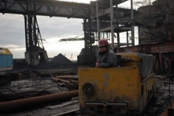 На Луганщині загорілася шахта із 200 гірниками
