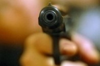 У Маріуполі 2-річній дитині під час прогулянки прострелили ногу