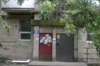 Лучанку в одних капцях вигнали з квартири, у якій вона проживає
