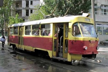 У Дніпропетровську психічнохворий чоловік «замінував» трамвай