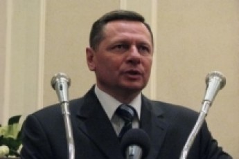 Микола Романюк порушує регламент?