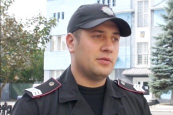 У Володимирі-Волинському грабіжник просто на вулиці зірвав із жінки золоті прикраси