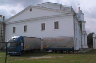 У Володимирі-Волинському фури з «гуманітаркою» роз'їжджають по пішохідних доріжках