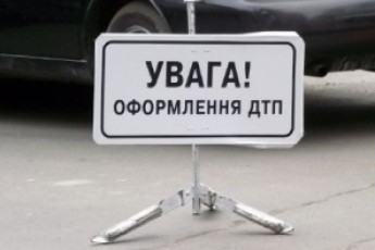 На Закарпатті перевернулася маршрутка: одна людина загинула, а шестеро - у лікарні