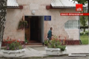 На Івано-Франківщині психічнохворі за копійки виконували важку домашню роботу