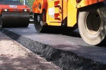 У Луцьку в асфальт цьогоріч закатали 18,7 мільйона гривень