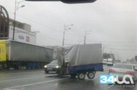 У Дніпропетровську причіп, що на ходу відірвався від «Газелі», врізався у маршрутку з людьми