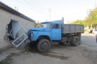 На Одещині п'яний водій вантажівки насмерть збив 15-річну дівчину біля її ж будинку