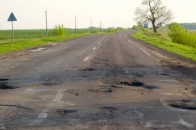 Замість пішохідного переходу на трасі «Луцьк – Львів» поставили знак обмеження швидкості