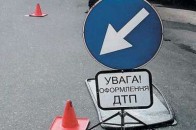 ДТП під Києвом: дві автівки після зіткнення вбили велосипедиста