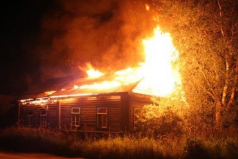 У Криму психічнохворий заживо спалив власну бабусю