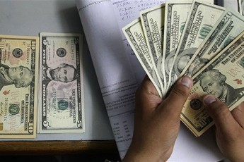 Волинські митники «недочули», що чоловік везе валюту і… відправили його під суд за контрабанду