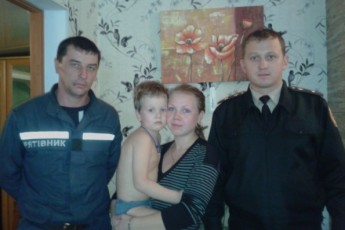 На Донеччині 4-річний хлопчик під час забавки застряг між батареєю та стіною