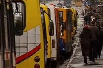 У Львові з маршрутки на ходу випхали пенсіонера: постраждалий - у реанімації