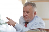 Губернатор Волині під час наради зайнявся рекламою польського виробника холодильників