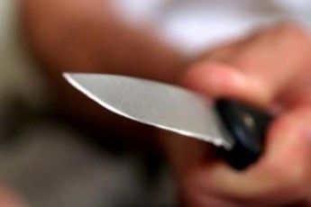 На Херсонщині грабіжники порізали самотню жінку