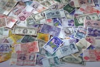 У волинських валютників вилучили 20 тисяч доларів