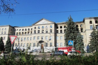 На корпусі спаленого вишу у Києві знайшли напис 