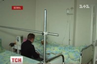 Хлопчик, якого на залізниці вдарило струмом напругою 27 тисяч вольт, загорівся як сірник. Деталі