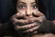 У Києві сантехнік побив, пограбував та зґвалтував молоду дівчину