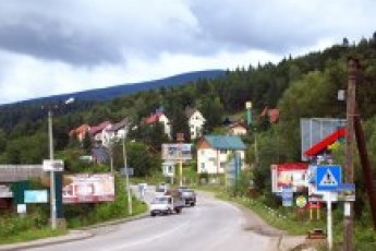Туристичний хаос у Яремче: у місті заборонили мобільний зв'язок