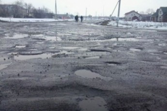 Волинські дорожники «розбили» дорогу, роблячи ремонт