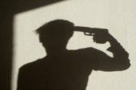 У київському магазині зброї чоловік вистрелив собі у скроню, - ЗМІ