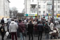 Вкладники «Західінкомбанку» заявили про інцидент, та в луцькій міліції запевняють, що пікет минув спокійно
