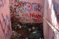 У громадських туалетах в самісінькому центрі Луцька можна знімати фільм жахів