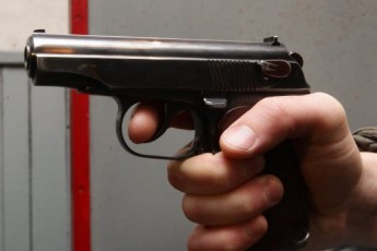 На Тернопільщині біля автозаправки обстріляли іномарку