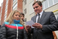 Уповноважений Януковича вручив ключі від двох квартир волинським дітям-сиротам