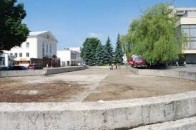 У Луцьку фонтани «плутають» зі смітниками
