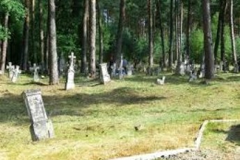 Волиняни прибрали цвинтар у польському селі