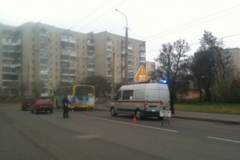 У Луцьку тролейбус наїхав на жінку літнього віку просто на зупинці