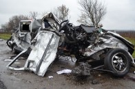 У ДТП в Харкові зіткнулись легковик і вантажівка: троє людей загинуло