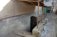 В харківському підвалі знайшли чоловіка з великою кількістю ножових поранень
