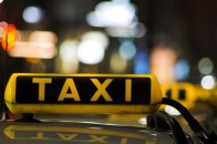 На Одещині п'яна жінка вкрала в таксиста авто, щоб перевезти наркотики