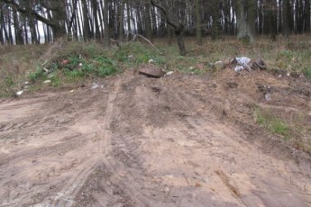 Прибирання по-волинськи: сміттєзвалища під Ківерцями просто засипали землею