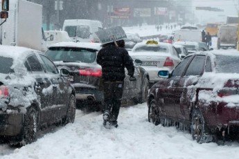 У Луцькій мерії готуються рятувати вулиці від заметів