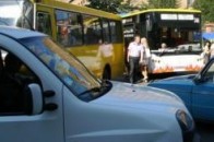 У Луцьку зупинка перетворилась на автостоянку