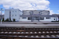 На Сумщині п'яна мати залишила малу дитину на вокзалі і поїхала до коханця