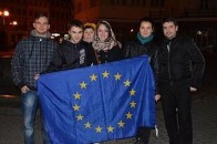 Від Луцька до Донецька: люди у різних куточках України виходять на євромітинги