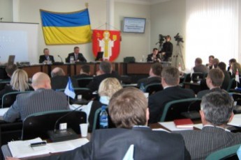 Луцькі депутати роздали землю без присутності в залі прокуратури