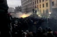 Медики витягують постраждалих біля Адміністрації Президента
