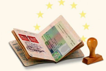 Реакція на Євромайдан в Україні: у Польщі агітують відмінити українцям візи в ЄС